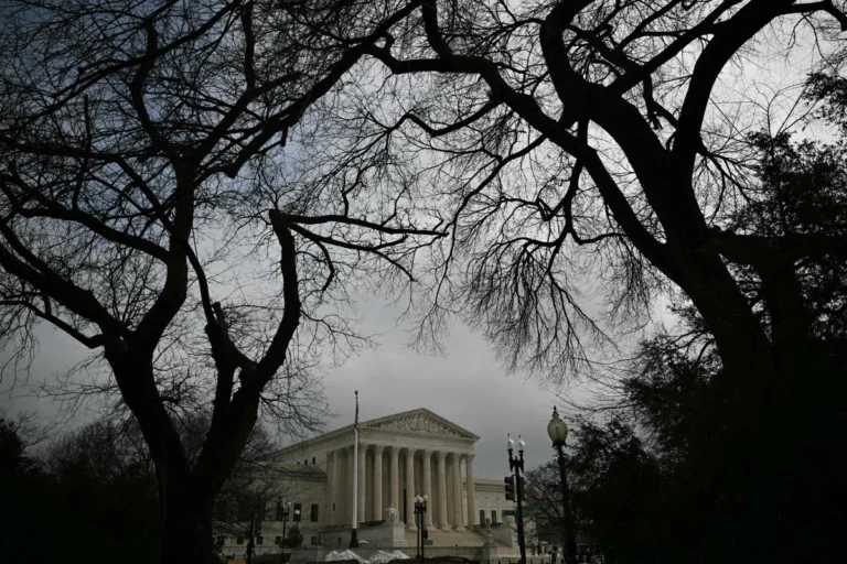 en-solo-horas-trump-sube-el-arancel-global-de-10-a-15_38ad41ba-453a-407a-bdcf-89fd15cb24b0_medialjnimgndimage=fullsize