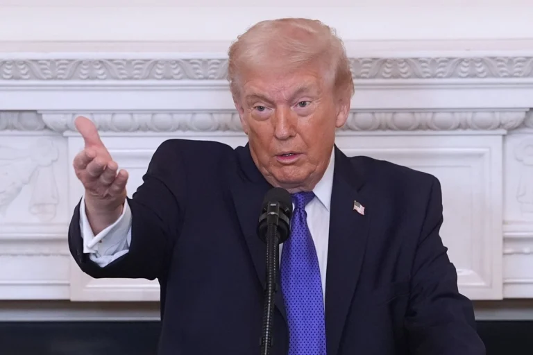 trump-dice-que-fallo-de-corte-suprema-sobre-aranceles-es-una-verguenza-segun-fuentes_37aa09f3-21bb-4dad-970b-bf1133413400_medialjnimgndimage=fullsize