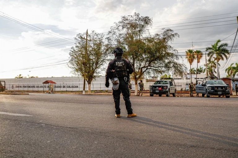 elementos-de-la-fge-ingresan-al-penal-de-aguaruto-en-sinaloa-tras-rina-que-dejo-al-menos-7-muertos_f801689a-e77b-4f11-8475-04946f78b592_medialjnimgndimage=fullsize